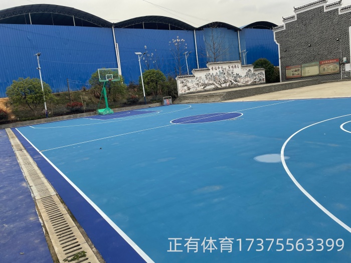 懷化中方縣村部丙烯酸球場完工